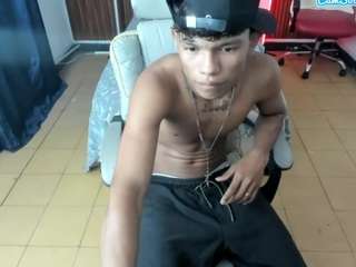 juan-mhata — вебкам-модель онлайн на camsoda