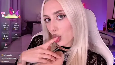 LoryWood — Stripchat stream photo (Apr 2026)