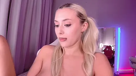 LoryWood — Stripchat stream photo (Apr 2026)