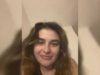Evelinad — вебкам-модель онлайн на bongacams