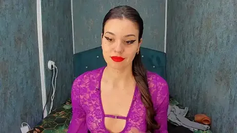 RedAssHottie — вебкам-модель онлайн на stripchat