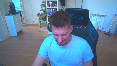bigdickyoun1 — Cam4 stream photo (May 2026)