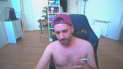 bigdickyoun1 — Cam4 stream photo (May 2026)