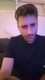 bigdickyoun1 — вебкам-модель онлайн на cam4