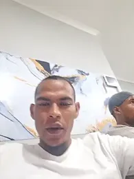 LuciousLyon — вебкам-модель онлайн на stripchat