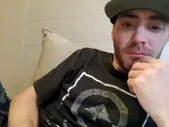 Huntzg23 — Stripchat stream photo (Mar 2026)