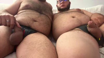 2_Bear — вебкам-модель онлайн на cam4