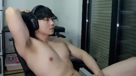 Tkcqcc — вебкам-модель онлайн на stripchat