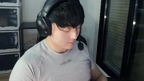 Tkcqcc — вебкам-модель онлайн на stripchat