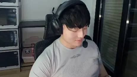 Tkcqcc — вебкам-модель онлайн на stripchat