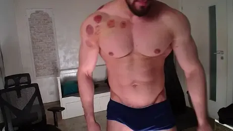 IvanHydee — вебкам-модель онлайн на stripchat