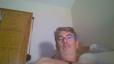 miangelzgz — вебкам-модель онлайн на cam4