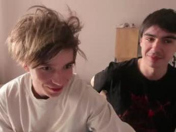 stralght_twinks — вебкам-модель онлайн на chaturbate