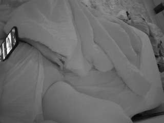voyeurcam-julmodels-whitebed-4 — Camsoda stream photo (Jun 2026)