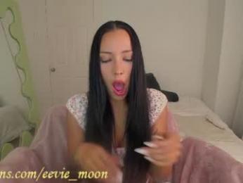 eevie_moon — Chaturbate stream photo (Jun 2026)