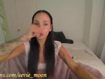 eevie_moon — Chaturbate stream photo (Jun 2026)