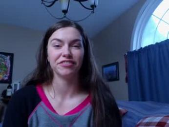 chroniclove — вебкам-модель онлайн на chaturbate