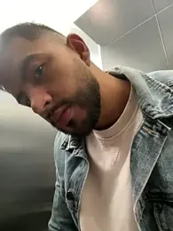 biglatinomaster — вебкам-модель онлайн на stripchat