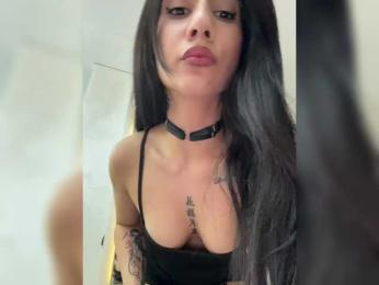 Adel9 — вебкам-модель онлайн на bongacams