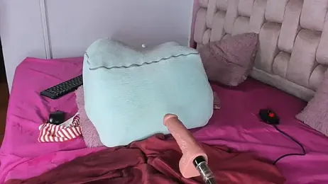 Roxy-Smith — вебкам-модель онлайн на stripchat