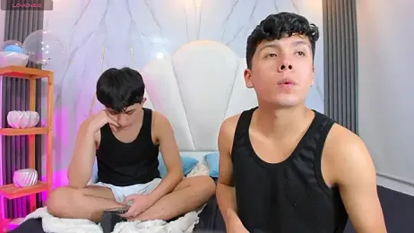 hoot_booys_ — вебкам-модель онлайн на stripchat