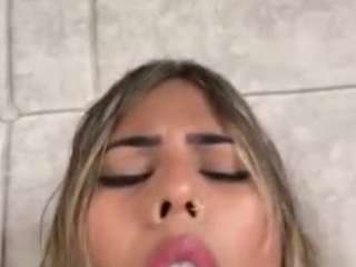 jennermd — вебкам-модель онлайн на camsoda