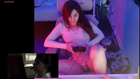 psilybaby — вебкам-модель онлайн на stripchat