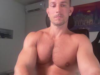 Stefano — вебкам-модель онлайн на flirt4free