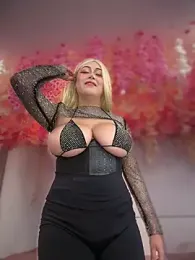 seraphine23 — вебкам-модель онлайн на stripchat