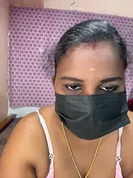 tamil_chn_cbe — вебкам-модель онлайн на stripchat