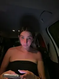 DoriDelux66 — вебкам-модель онлайн на stripchat