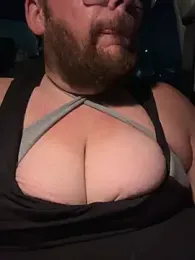 hugemanbreasts — Stripchat stream photo (Jul 2026)