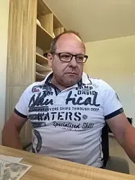 coupleLatinaLovers — Stripchat stream photo (Apr 2026)