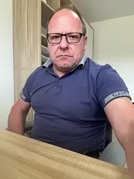 coupleLatinaLovers — Stripchat stream photo (Apr 2026)