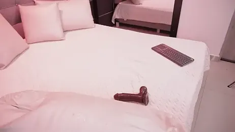 BellaLatinaTS — вебкам-модель онлайн на stripchat