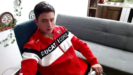 santii_ss — Stripchat stream photo (Apr 2026)