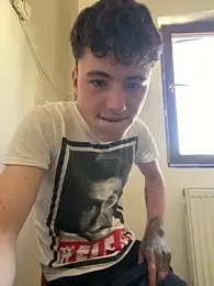 denysio69 — вебкам-модель онлайн на stripchat