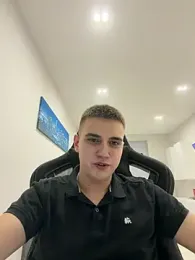 WARDEN_w — Stripchat stream photo (Apr 2026)