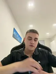 WARDEN_w — Stripchat stream photo (Apr 2026)