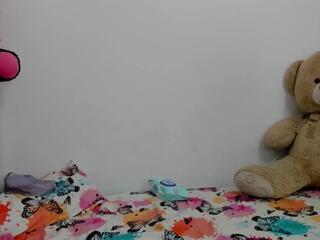 Penelophe Fox — вебкам-модель онлайн на flirt4free