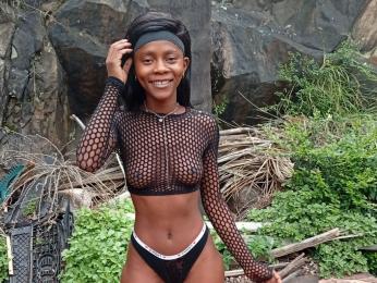 LillyAriana — вебкам-модель онлайн на livejasmin