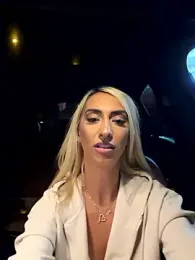 KelseyJunes — вебкам-модель онлайн на stripchat