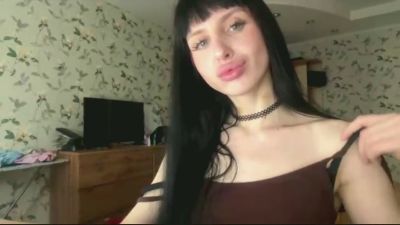 AnnelieseLaino — Cam4 stream photo (May 2026)