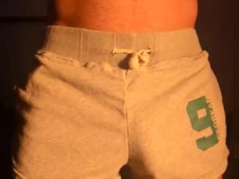 hung_dude_19 — вебкам-модель онлайн на chaturbate