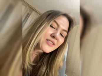 SunshineEmma — вебкам-модель онлайн на bongacams