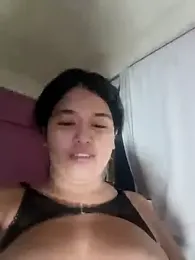 Leslie_rO — Stripchat stream photo (Feb 2026)