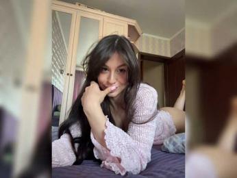 _Meggi_ — вебкам-модель онлайн на bongacams