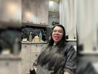 MagicMelody — вебкам-модель онлайн на bongacams