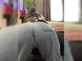 MagicMelody — вебкам-модель онлайн на bongacams