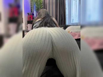 MagicMelody — вебкам-модель онлайн на bongacams